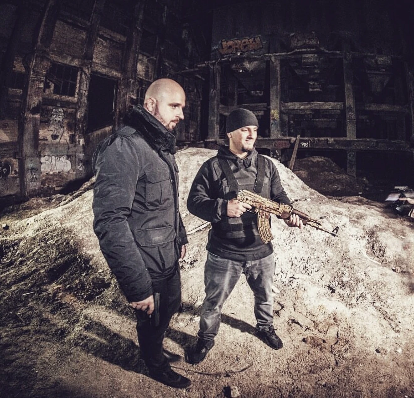 Andy Kürzinger mit Alpa Gun bei dessen Videodreh. Einstieg in den Deutschrap, 2018.