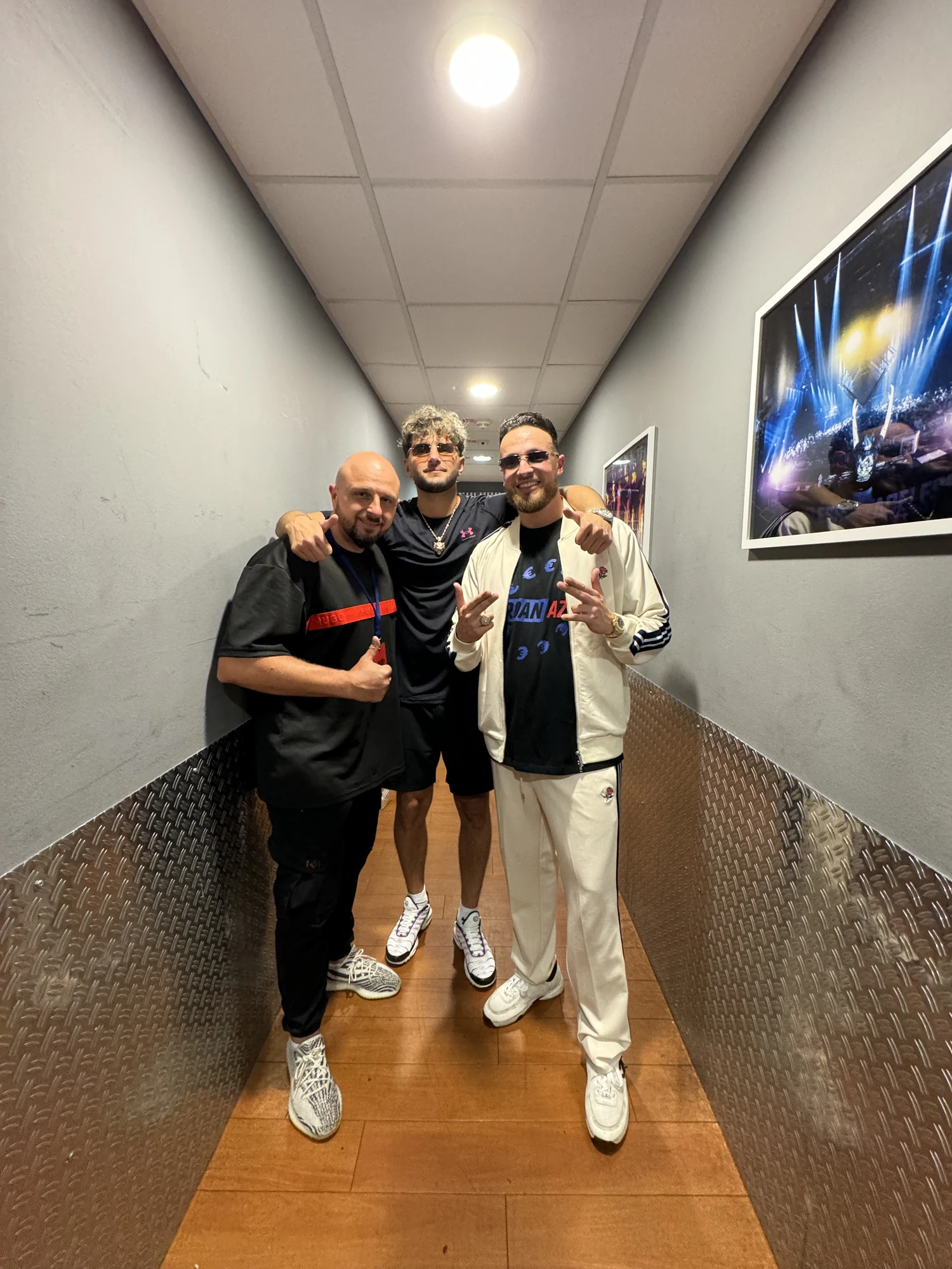 Andy Kürzinger mit Dardan und Azet bei der Release-Show zum ersten Eurosport-Album in Oberhausen.